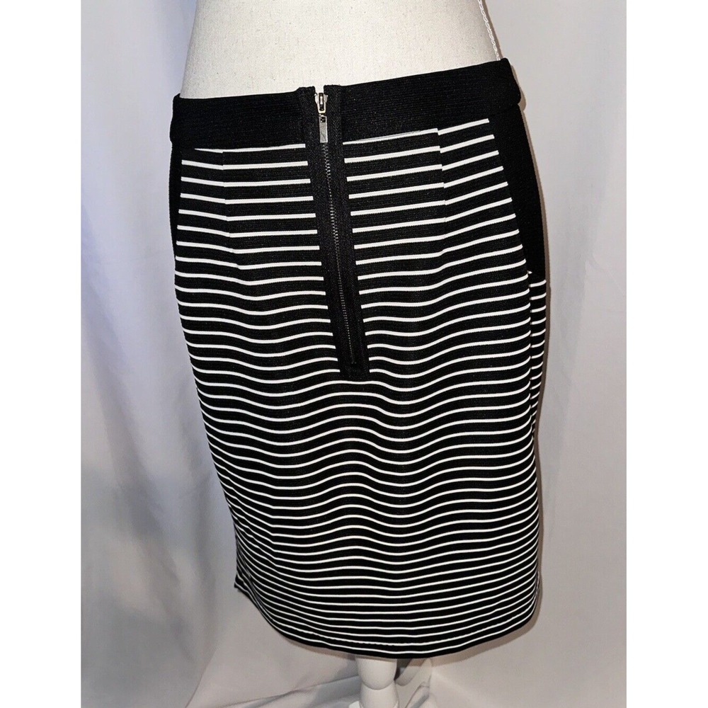 Kenzie Skirt Womens Size M Striped Stretch Above the Knee Zip Closure Side Slit - Picture 6 of 10